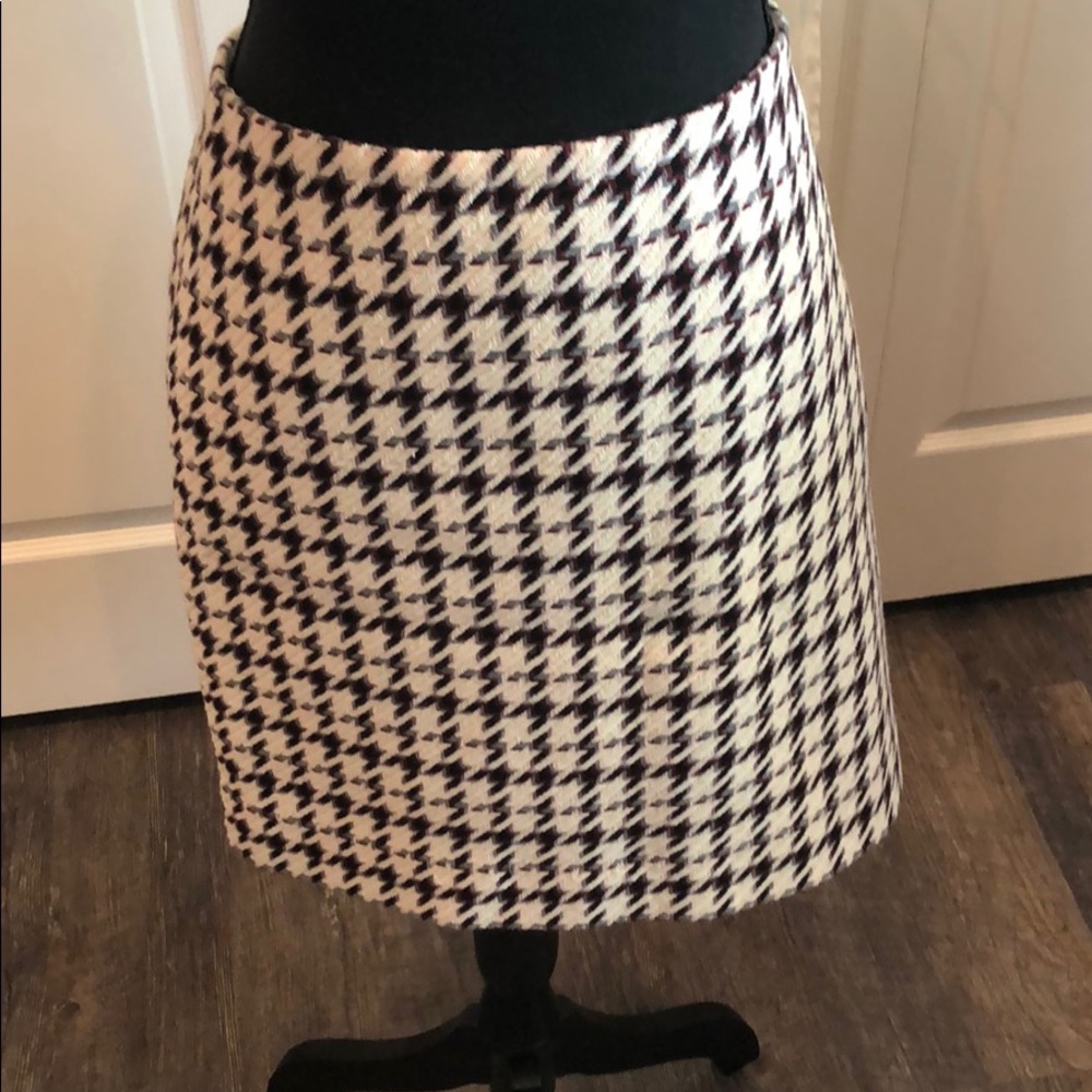 WHBM Mid thigh length skirt